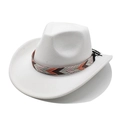 Détail chapeau de cow-boy blanc en feutre avec ruban tissé bohème et pompons décoratifs - M (56-58cm) / Blanc