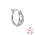 Detail eines Creolen-Ohrrings aus 925er Sterlingsilber mit vier Zirkonia-Steinen - Einzelnes Platin #2 (9mm)