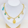 Collana dorata con turchese, perla e vari ciondoli religiosi in stile vintage - Etichetta Ovale
