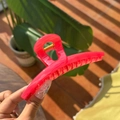 Hollow butterfly hair claw in translucent pink resin with golden spring, 13.5cm size - Pink