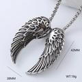 Détail macro du pendentif aile viking montrant les dimensions 38 mm par 42 mm - Style en Forme d'Aile (Pendentif Unique Style 7)