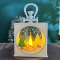 Weiße Weihnachtslaterne mit warmem LED-Licht, Schneemann- und Rentierszene - Weihnachtsbaum / Weiß