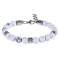Vue détaillée des perles de pierre blanche de 8mm et du fermoir en métal sur le bracelet - Bracelet Howlite Blanche