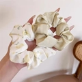 Set satijnen scrunchies in beige met citroenprint en pastelgeel met bloemenkant - 2# Groene 2-delige Set