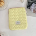 Housse d'ordinateur jaune vif avec matelassage en cœur et patch décoratif sur bureau - 11" / Jaune