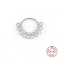 Dettaglio dell'anello in argento sterling S925 con doppia fila di zirconi bianchi incastonati - Mezzaluna a cerniera con strass / Platino (#1 Stile con Strass)