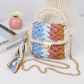 Sac bandoulière fait main à rayures colorées avec chaîne dorée et détails frangés - Bleu Rose Caramel Mélangé
