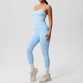 Détail du legging de yoga bleu clair à taille haute avec poches latérales pratiques - Bleu Ciel