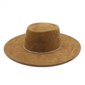 Sombrero clásico de fieltro marrón claro de ala ancha con banda decorativa plateada - M (56-59cm) / Caqui Gamuza