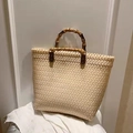 Sac cabas en paille tissée beige avec poignées en bambou et détails en cuir - Grand / Abricot