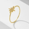 Anello minimalista in argento S925 dorato con stella a otto punte e zirconi brillanti - US 5 / Oro