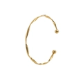 Bracelet jonc Mobius doré minimaliste avec extrémités sphériques sur fond blanc - Extrémités à billes ouvertes torsadées / Doré