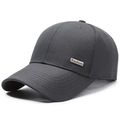 Dunkelgraue Baseballkappe für Herren mit silberner Metallplakette und verstärkter Krone - Verstellbar / Grau