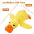 Vista dettagliata di una grande papera di peluche per cani di 45 cm con trama in tessuto a nido - Anatra con Squeak Grande L