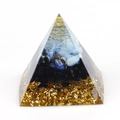 Naturkristall-Harzpyramide mit Goldspule, blau-schwarzen Steinen und Goldfolien-Basis - 5cm / Nr. 3 Blau & Schwarz & Goldfolie