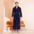 Accappatoio lungo da uomo in peluche blu scuro con revers e cintura per l'inverno - M / Blu navy