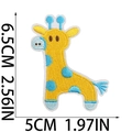 Vista dettagliata delle dimensioni della toppa ricamata giraffa gialla e blu per neonati - Stile Giraffa (C23XX-08-20)