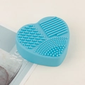 Blue heart-shaped silicone makeup brush cleaning pad with multi-texture surfaces - Heart-shaped Dry Cleaning Box / Blue