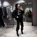 Zwarte fleece sweater voor dames met geborduurde letters in een hippe oversized stijl - S / Zwart