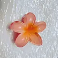 Pince à cheveux fleur de frangipanier avec dégradé rose et orange en résine de 8 cm - Rose et Jaune