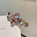 Eleganter koreanischer Kristall-Haarclip mit bunten Tropfensteinen auf goldener Basis - Rosa