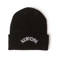 Detail of New York embroidery on thick black ribbed knit beanie for winter warmth - M (56-58cm) / Black