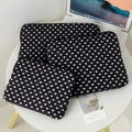 Set di 3 custodie trapuntate per laptop con stampa a cuori per iPad e MacBook - 11" / Nero con cuori bianchi