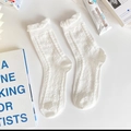 White cotton mid-calf socks with ruffle trim and cable knit texture for women - Twisted