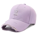 Casquette de baseball lavande effet vieilli avec lettre R brodée et bordure déchirée - Violet