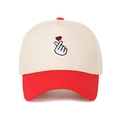 Two-tone baseball cap in beige and red featuring a heart gesture embroidery detail - Beige/Red
