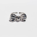 Anello aperto a fiocco in metallo argentato lucido con design regolabile minimalista - Aperto Regolabile / Oro Bianco