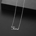 Collana minimalista in acciaio inossidabile argento con ciondolo zodiaco Toro corsivo - Toro Acciaio