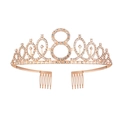 Vue détaillée d'une couronne d'anniversaire en or rose avec le chiffre 8 et strass - Couronne Seule 8ème Anniversaire