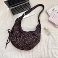 Braune Schultertasche mit Leopardenmuster, Halbmondform und verstellbarem Riemen für Damen - Grau
