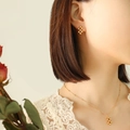 Set gioielli con collana choker e orecchini a perline dorate con design geometrico - Orecchini d'oro
