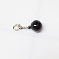Cascabel minimalista de metal negro para collar de mascotas con cierre de mosquetón plateado - Negro lacado