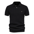 Details des schwarzen Strick-Poloshirts mit vertikaler Textur, Kragen und S-Label - S / Schwarz