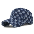 Berretto da baseball in denim a scacchi blu e bianchi con bordi sfrangiati e stile retrò - Scacchiera Blu Scuro
