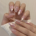 Roze kattenoog amandel plaknagels met glitter en aurora parelmoer op de hand - Roze Paars Cat Eye Glitter Stijl (JP4114)