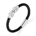 Pulsera de cuero trenzado negro con dos calaveras de plata y cierre magnético - Color Acero