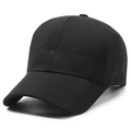Klassische schwarze Baseballkappe mit grauer Kursiv-Stickerei und seitlichem BA-Detail - Verstellbar / Schwarz mit schwarzer Stickerei