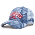 Casquette Brooklyn 1898 tie-dye bleu et blanc avec lettres brodées en rouge 3D - Tie Dye Bleu