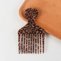 Pettine per capelli a denti larghi in acetato con motivo tartarugato e foro per appenderlo - Stile Leopardato (C22.1-3)