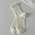 Chaussettes mi-hautes en maille blanc crème avec texture à côtes verticales épurée - Taille unique / Crème