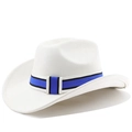 Detail eines weißen Western-Hutes aus Wildleder mit blau-schwarz gestreiftem Dekoband - M (56-58cm) / Creme