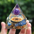 6cm Orgonit-Pyramide mit Amethyst-Kugel, Mandala-Zahnrad und Blattgold-Dekoration - 5cm / XQK01 Sonnenrad