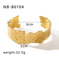 Detail view of 18K gold-plated irregular leaf texture cuff bracelet with 6cm diameter - Irregular Hammered Open Style (NB-B6104) / Gold