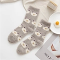 Chaussettes mi-mollet en peluche grise avec un joli motif d'ours marron et blanc - Taille unique / Cochon Souriant Marron Gris