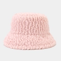 Primer plano del sombrero de felpa rosa que muestra la textura gruesa de piel sintética - M (56-58cm) / Rosa