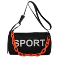 Zwarte nylon sporttas in cilindervorm met witte SPORT-tekst en oranje plastic ketting - Zwart